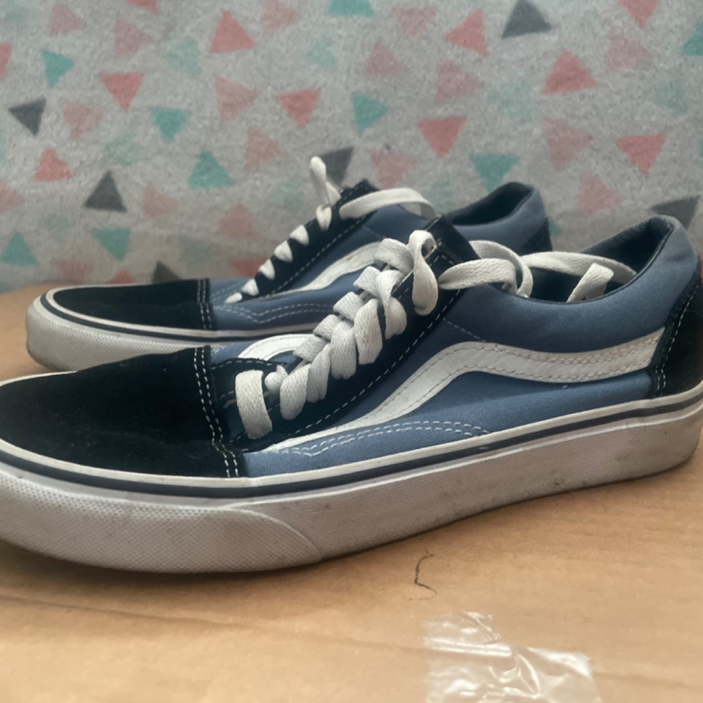 Vans - Picture 3 of 3